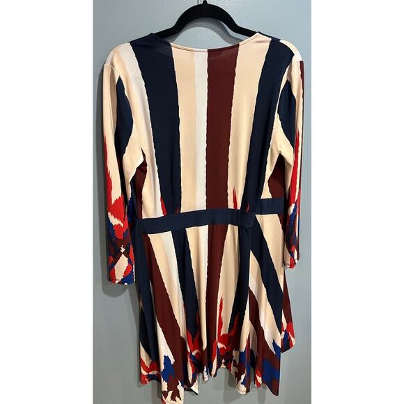 EUC BCBGMAXAZRIA Isabella Wrap Dress - Women's Size Small - Picture 4 of 9